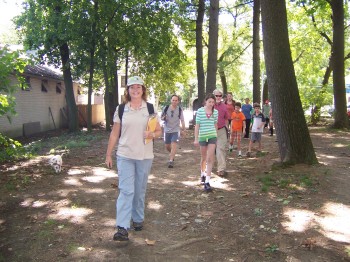 FOW TA Diane Garvey leading a hike in the Wissahickon